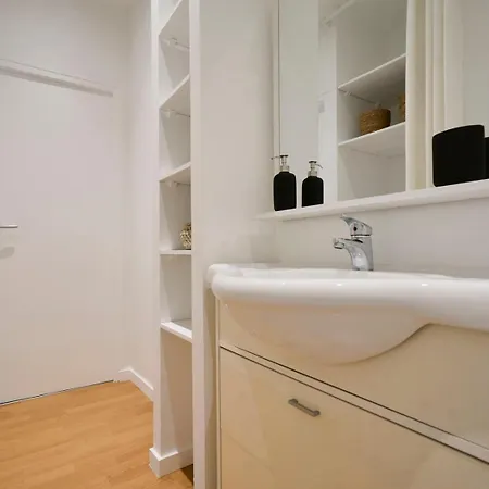 Renovated 1 Bedroom Apartment- Lille La Madeleine (Nord)