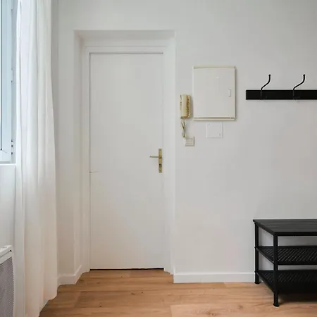 Renovated 1 Bedroom Apartment- Lille Διαμέρισμα *