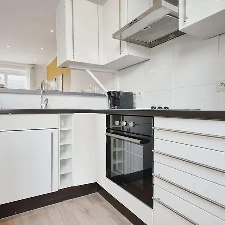 Renovated 1 Bedroom Apartment- Lille Διαμέρισμα *