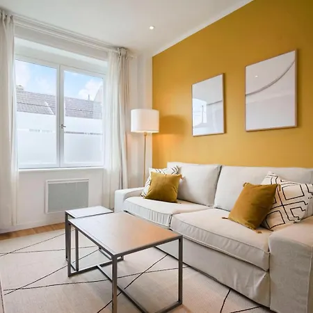 Renovated 1 Bedroom Apartment- Lille *