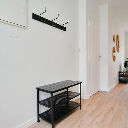 Renovated 1 Bedroom Apartment- Lille La Madeleine (Nord)