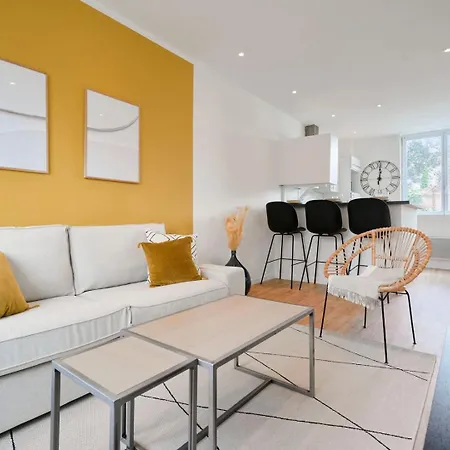 Renovated 1 Bedroom Apartment- Lille