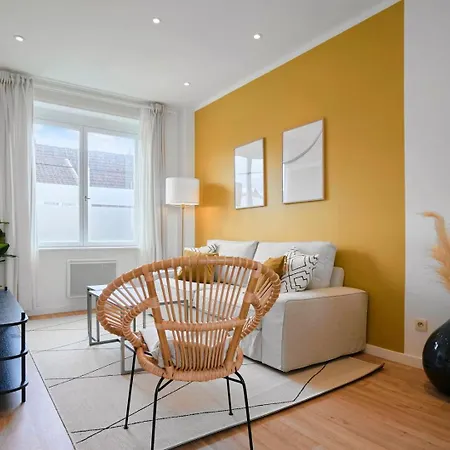 Renovated 1 Bedroom Apartment- Lille Διαμέρισμα *